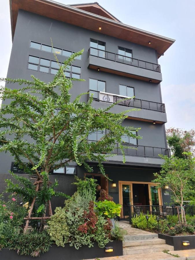 The Lantern Suites Ban Song Hong Exteriér fotografie