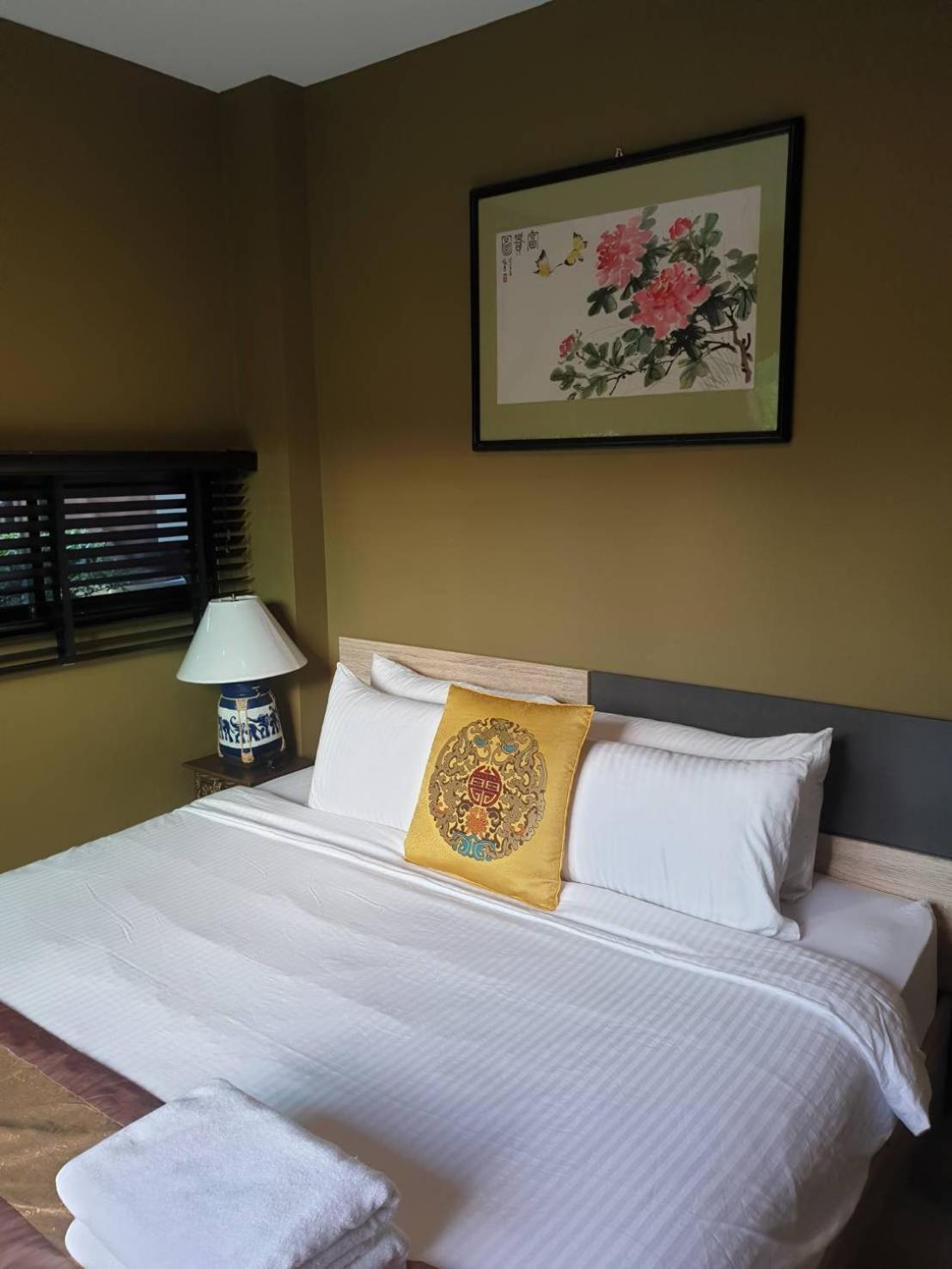 The Lantern Suites Ban Song Hong Pokoj fotografie